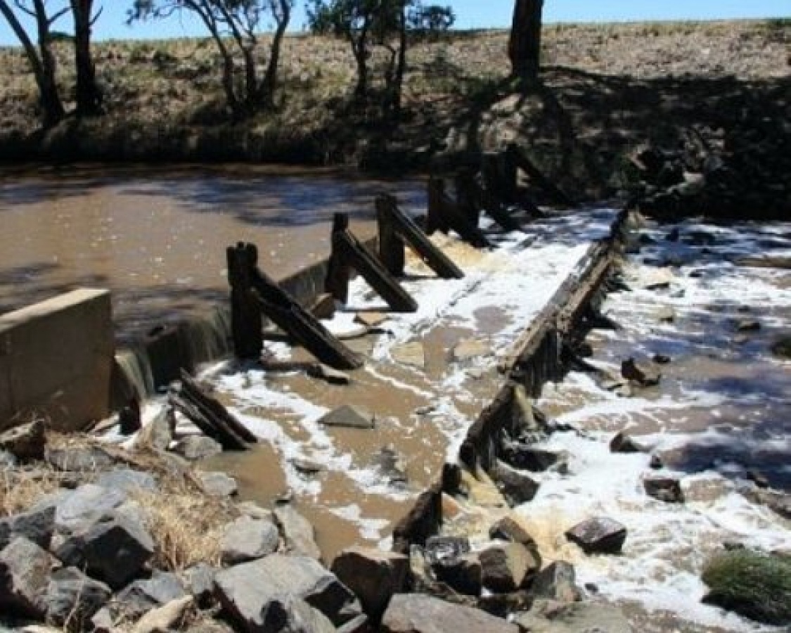 Yawong Weir